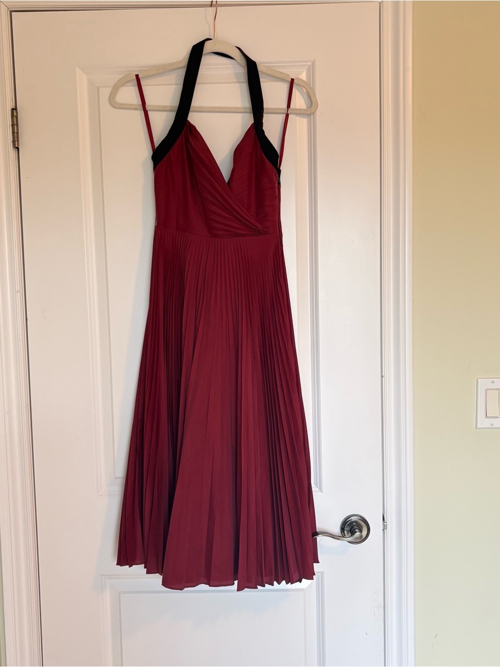Vtg BCBG Maxazria Burgundy Pleated Halter Midi Dress